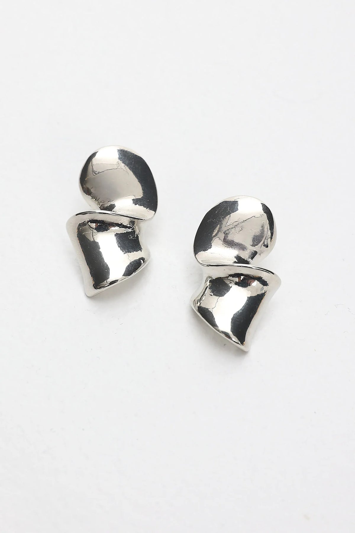 Iris Twist Earrings Silver